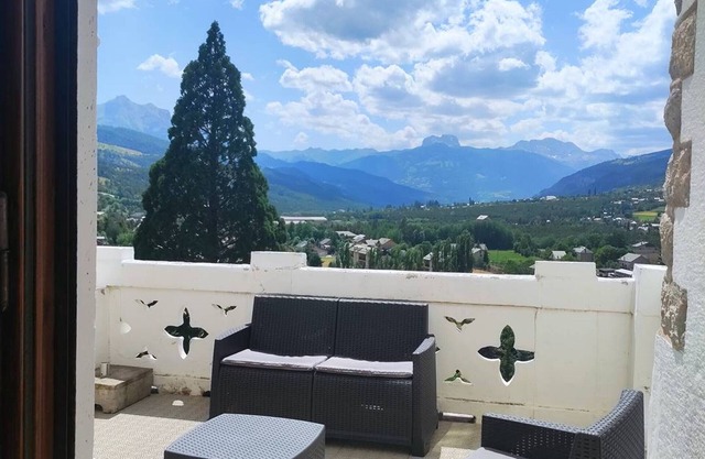 3-room apartment with terrace and parking in Jausiers