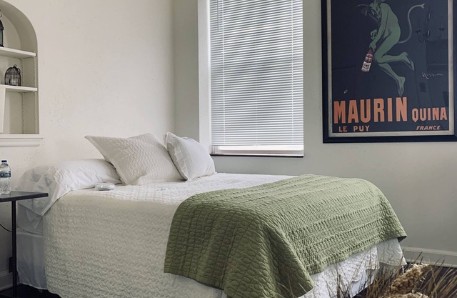 302 Studio Apt., A Preferred Partner of Rail Explorers