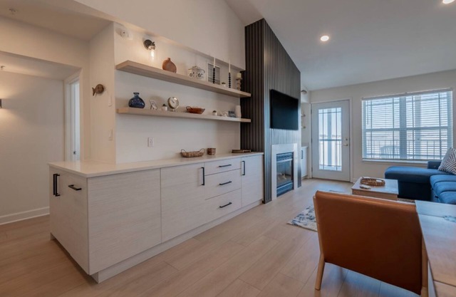 317- 2 Bedroom/2 Story Lake View Condo