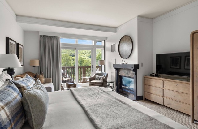 #374 | Studio | Remodeled Studio | 3rd Floor Mt Mansfield Views
