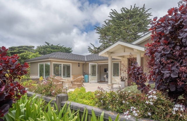 3888 Seas the Day - Modern, Stylish, Lush Gardens