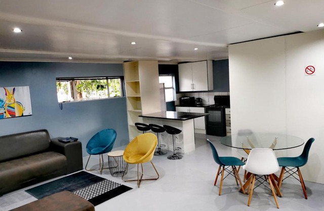 39A Spacious 2 Bedroom Duplex Apartment