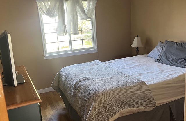 3bed, Chilliwack Farm house with stunning mountain views