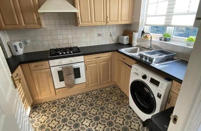 3bed Maidstone Stay - Wifi, Parking, London Access
