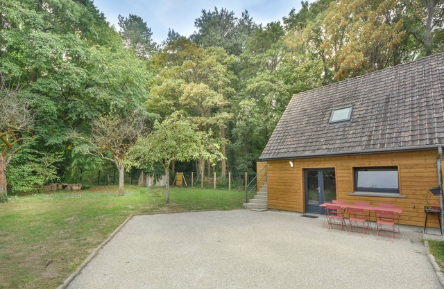 4/6 person cottage with jacuzzi, garden and forest, 5 min from the beach
