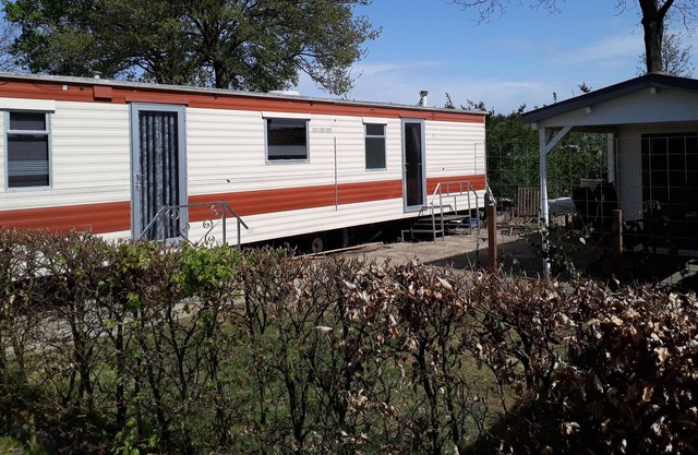 4-6 persoons stacaravan te huur incl wifi , zwembad en zwemvijver , animatie
