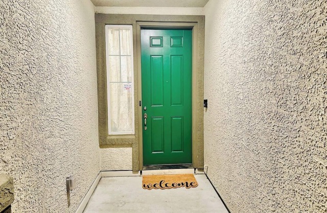 4-Bedroom/2-Bath/Pet OK/Sleeps13