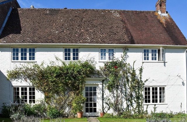 4 bedroom accommodation in East Grimstead