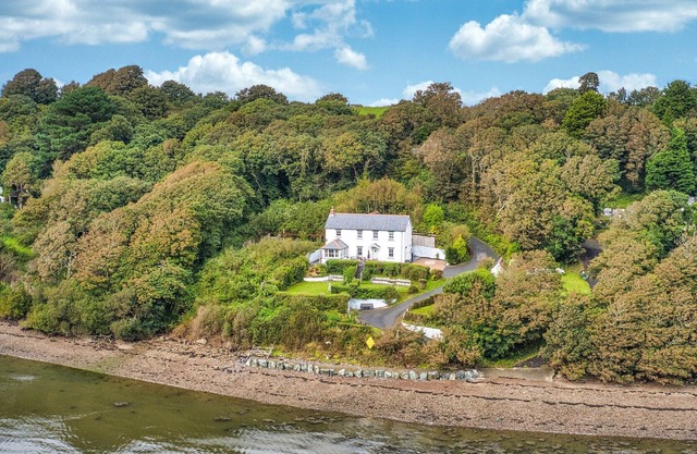 4 bedroom accommodation in Burton, South Pembrokeshire