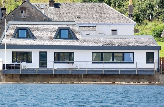 4 bedroom accommodation in Tighnabruaich