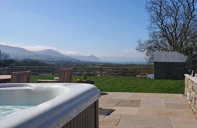 4 bedroom accommodation in Penygroes, near Caernarfon