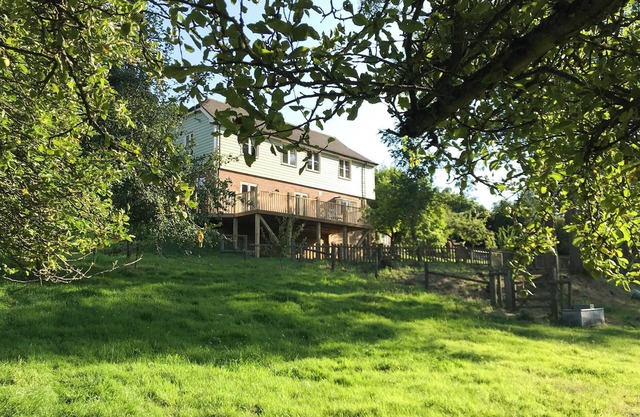 4 bedroom accommodation in Petham, near Canterbury