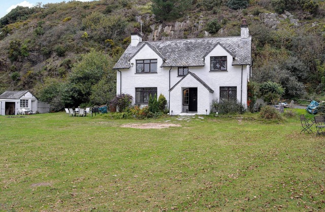 4 bedroom accommodation in Morfa Bychan, near Porthmadog