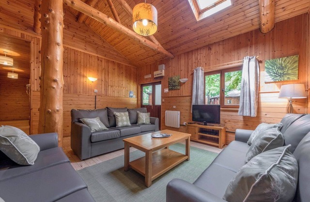4 bedroom accommodation in Ellesmere