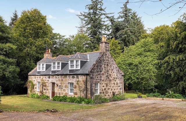 4 bedroom accommodation in Banchory
