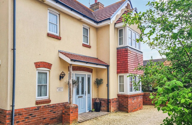 4 bedroom accommodation in Weymouth
