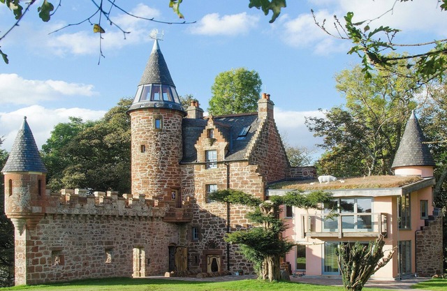 4 bedroom accommodation in Largs