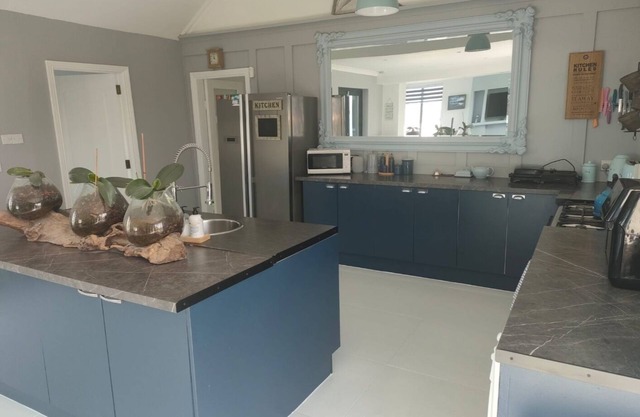 4-bedroom Country Bungalow w/Stunning Views of Fenit Island & Barrow Golf Club