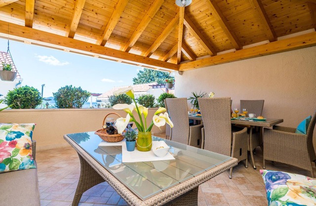 4 bedroom gorgeous home in Banici
