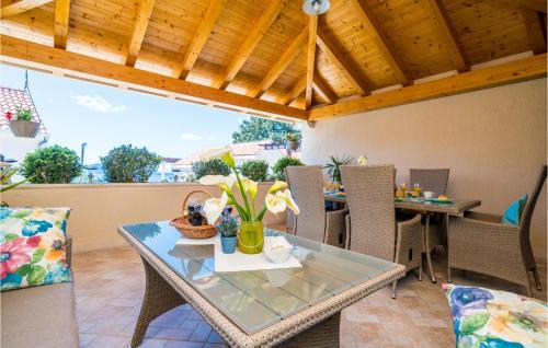 4 Bedroom Gorgeous Home In Banici