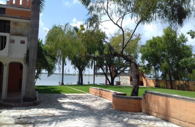 4 Bedroom House with Lagoon view in private division