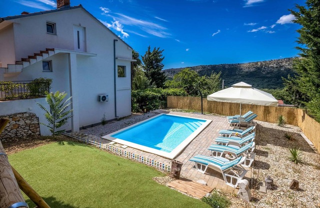 4 bedroom lovely home in Bribir