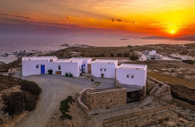 4-Bedroom Villa in Milos with stunning sea views overlooking Mandrakia Village
