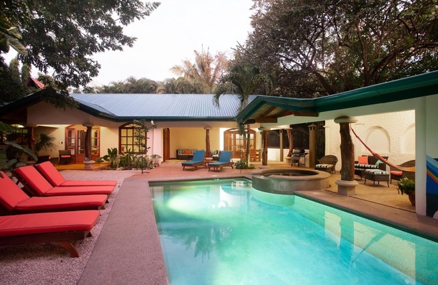 4-Br home next to the beach in Playa Guiones