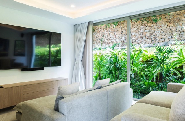 4 BR Sea View Private Pool Villa Short Walk to Choeng Mon Beach
