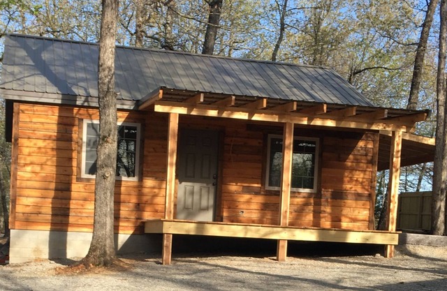 #4 Fall Creek Cabins family friendly 1 mile from Lake Norfork , Mtn. Home Ar.