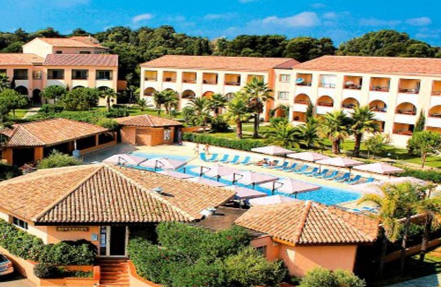 4 pers apartment in residence with 2 swimming pools 200 meters from the sea