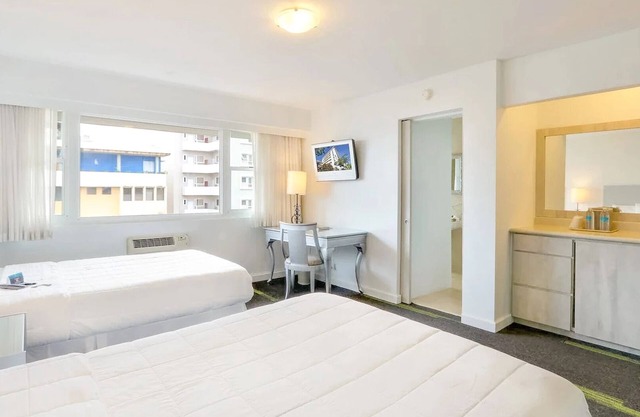 4 Sleek Units in Central Location – Steps to Lagoon & Historic Tours