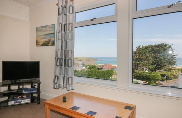 4 Star Apartment with Stunning Sea Views just 200 meters from Harlyn Bay Beach