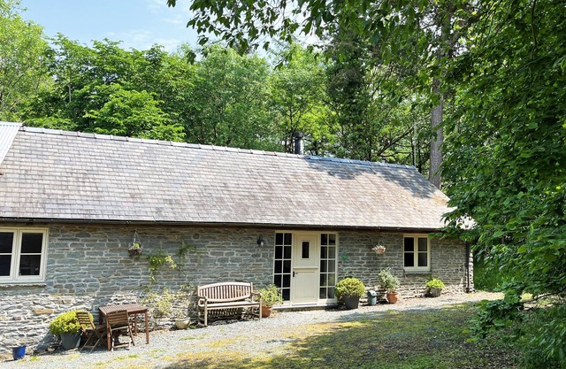 4-star Secluded Self-catering Eco Holiday Cottage in Welsh Borders