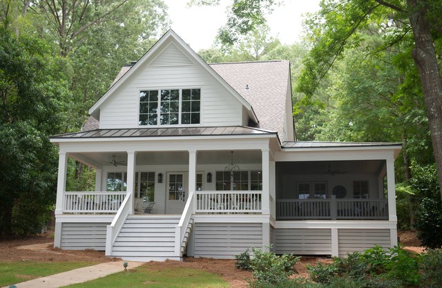 4BR/4BA Lakefront Home - Gorgeous Views & Great Location!