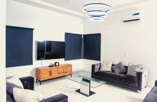 4BR Luxury Home, Central Abuja. 24hrs Elect/Wi-Fi and Free Private Chef