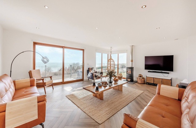 5 bedroom accommodation in Berwick-Upon-Tweed