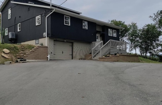 5-bedroom house on open lot in Bentleyville with spacious kitchen and LR.