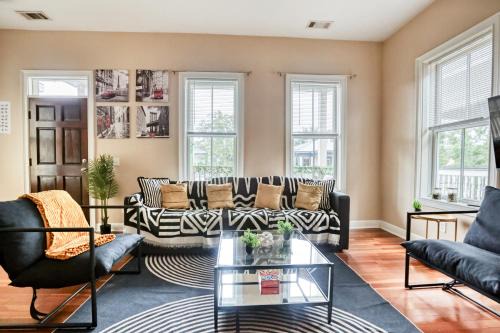 5 mins to DT, Forsyth & Starland - Mini Gym - Balcony - Parking