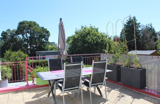 5-minute walk to the sea, apartment with terrace