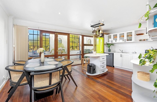 5 North Freo 2BR Supercool Stunning Pad+Parking