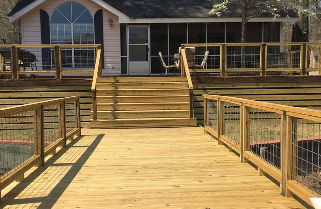 5 STAR PREMIER PROPERTY on Lake Jordan perfect for a relaxing fall getaway!