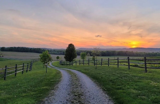 50 acre's all to yourself.and the best sunsets