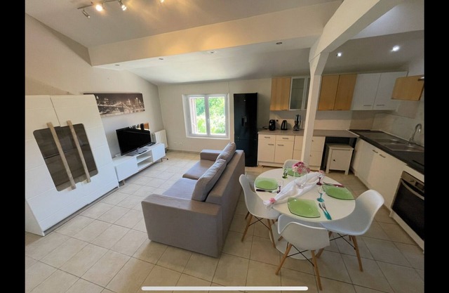 50 sqm apartment in Vaugneray - Quiet, nature and comfort 18 km from Lyon