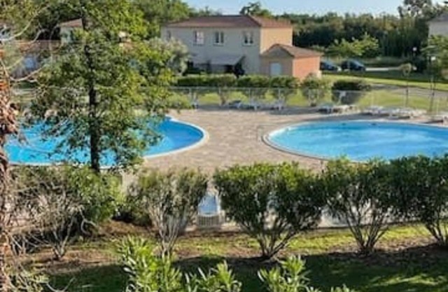 500m from the beach T2 with pool, terrace, air conditioning