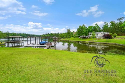 5BR Lakefront Home. Dock and Boat Rental plus Views