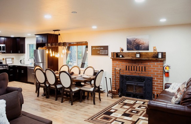 6 bedrm cabin in Tahoe remodelled, a haven designed for tranquility you desire
