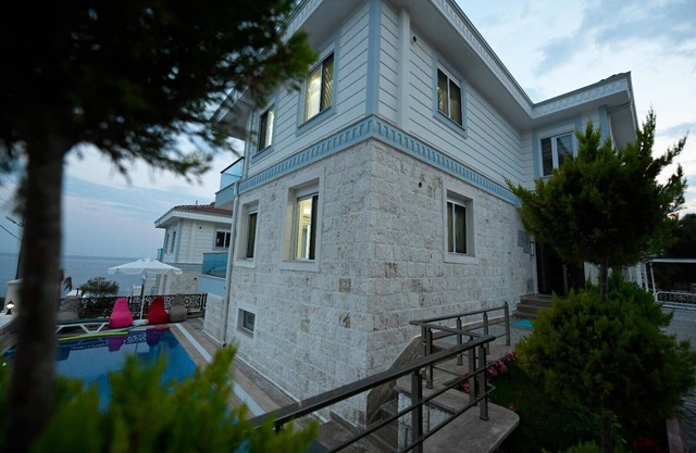 6-bedroom villa in superb Antalya with AC