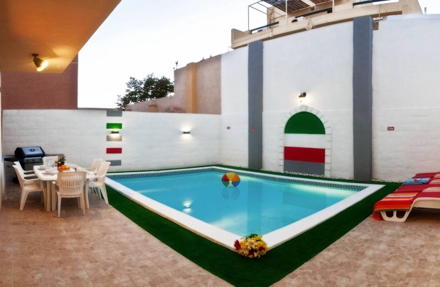 6 bedroom Villa Sunset with pool in Marsascala near St.Thomas Bay