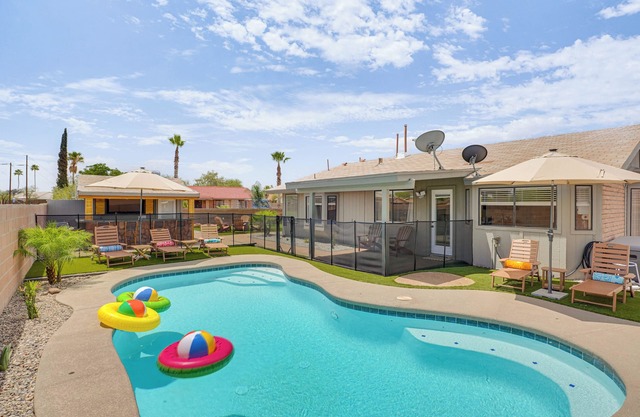 6 Mi to Dtwn: Tucson Gem w/Outdoor Oasis!